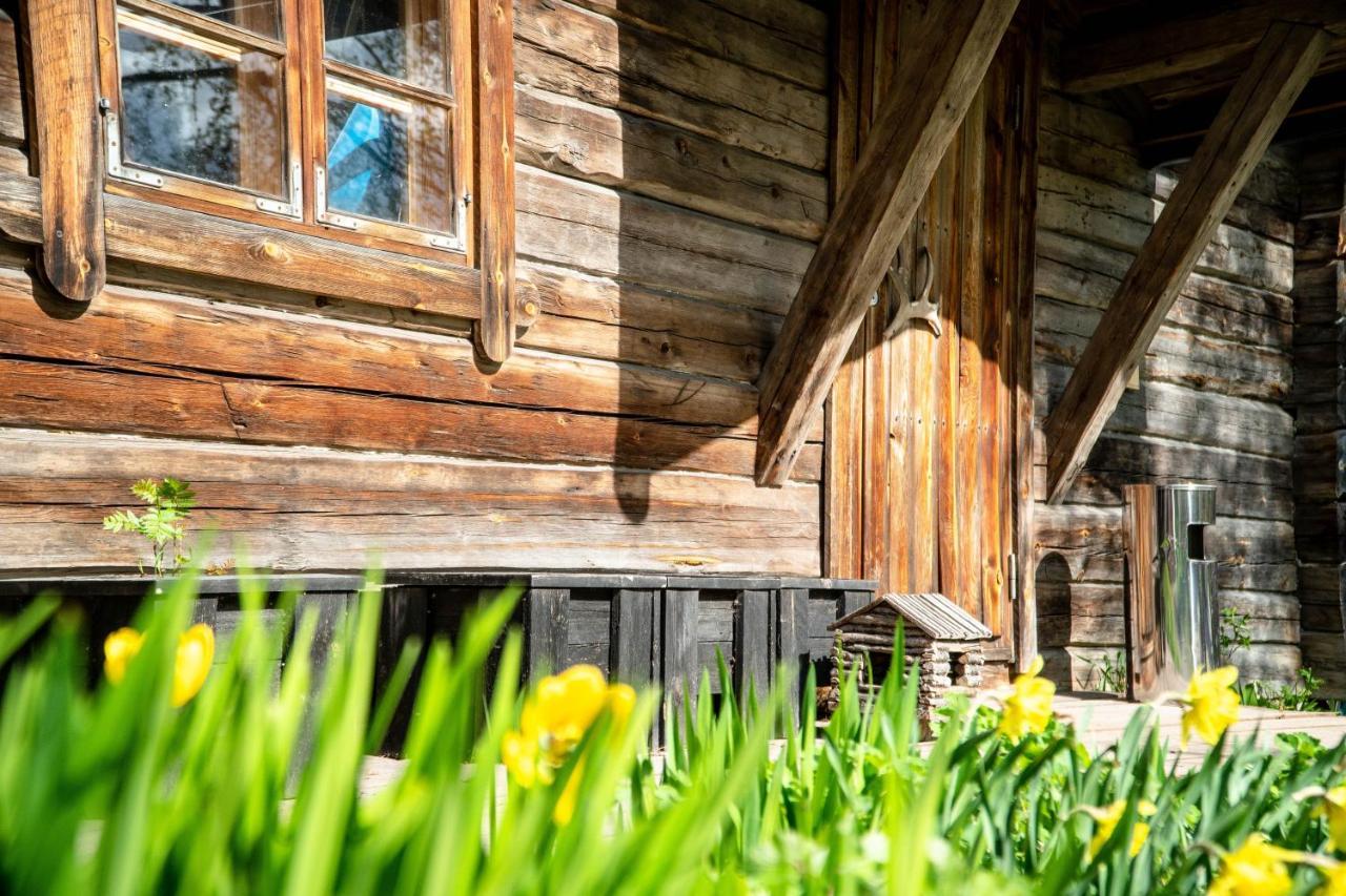Lauri Historical Log House Manor Hotel Rovaniemi Exterior foto