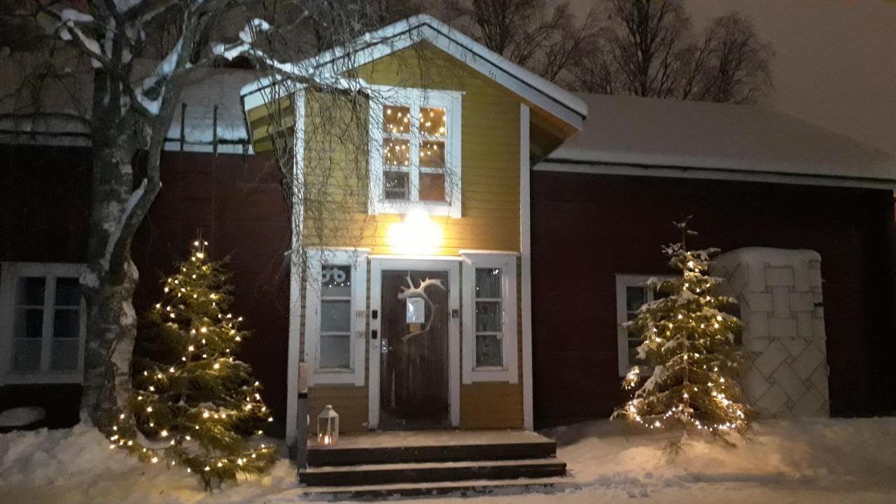 Lauri Historical Log House Manor Hotel Rovaniemi Exterior foto