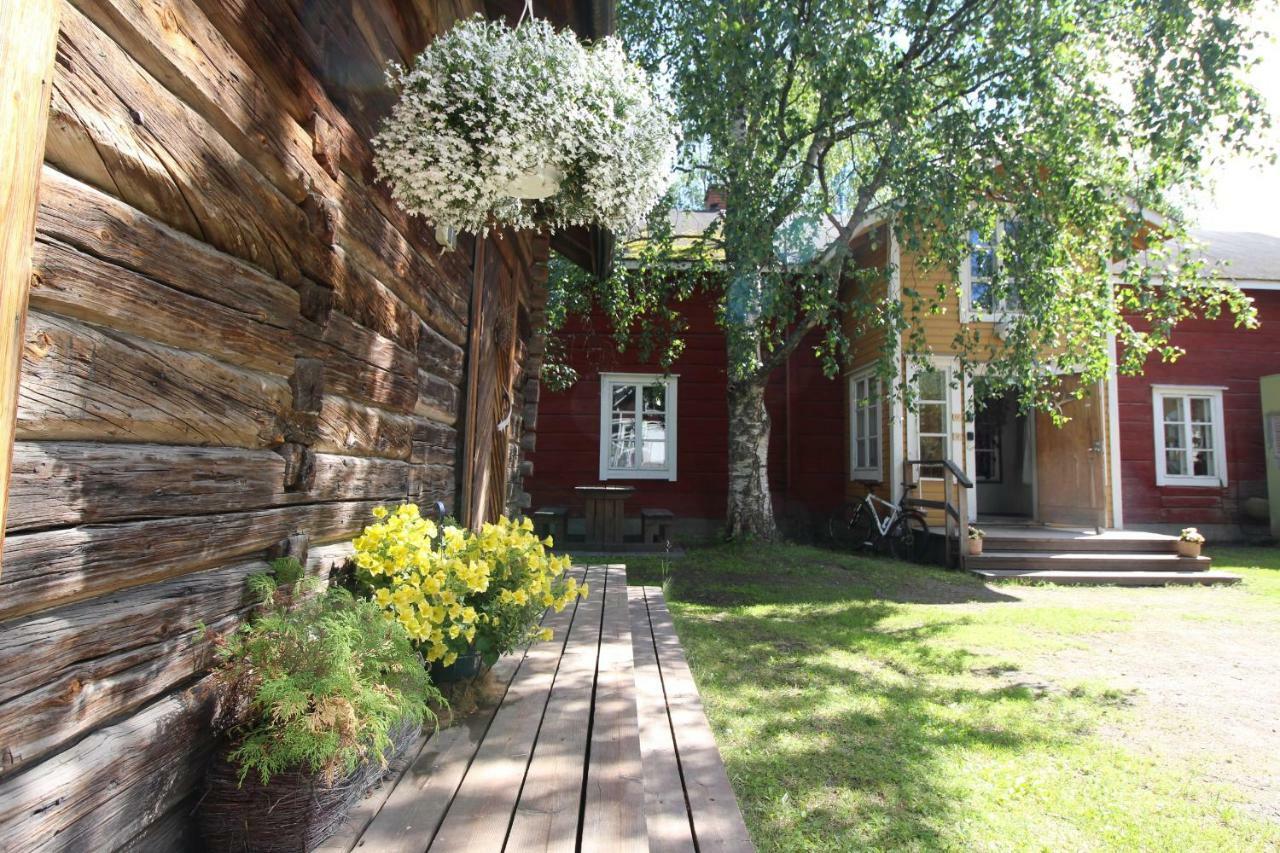 Lauri Historical Log House Manor Hotel Rovaniemi Exterior foto